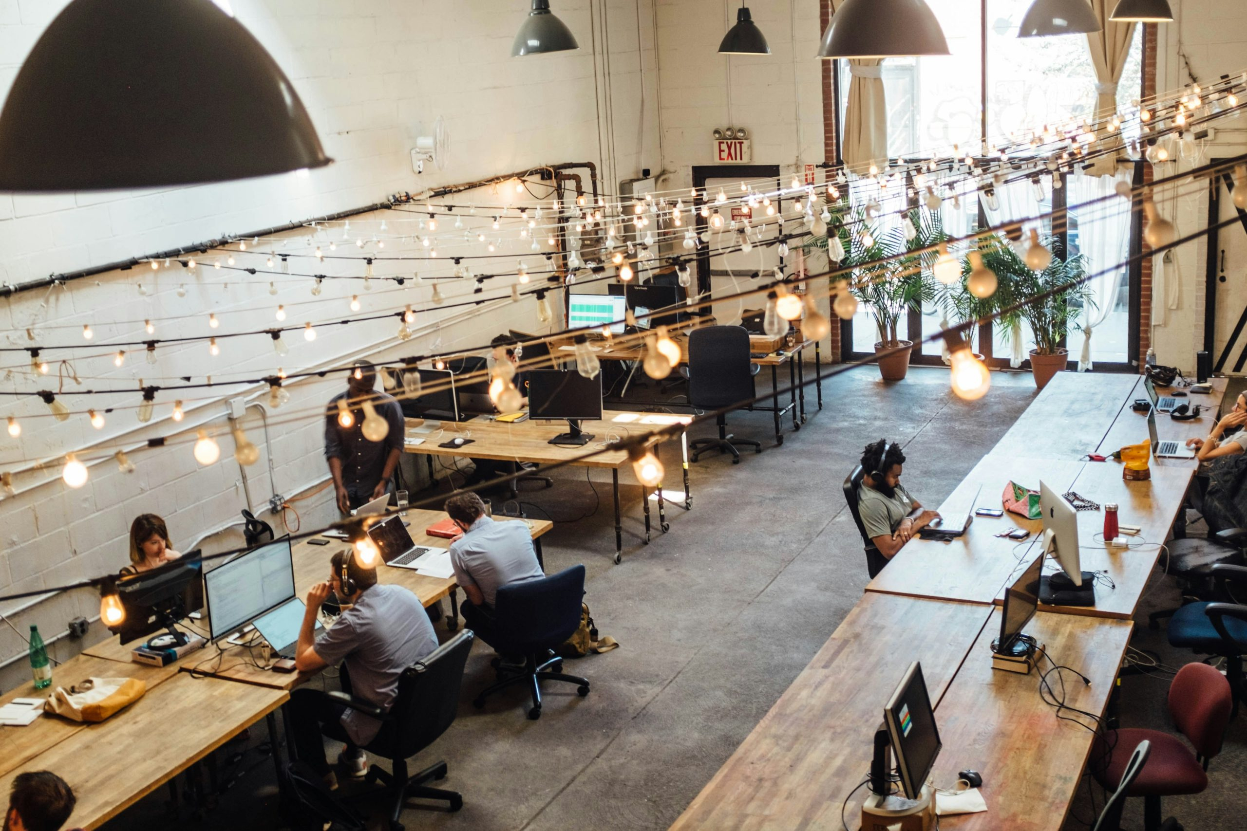 Unleashing Digital Nomad Potential: Working and Traveling Simultaneously