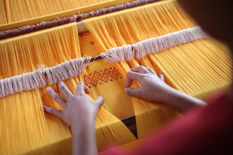 Navigating Global Cultural Experiences Beyond Traditional Tourist Paths