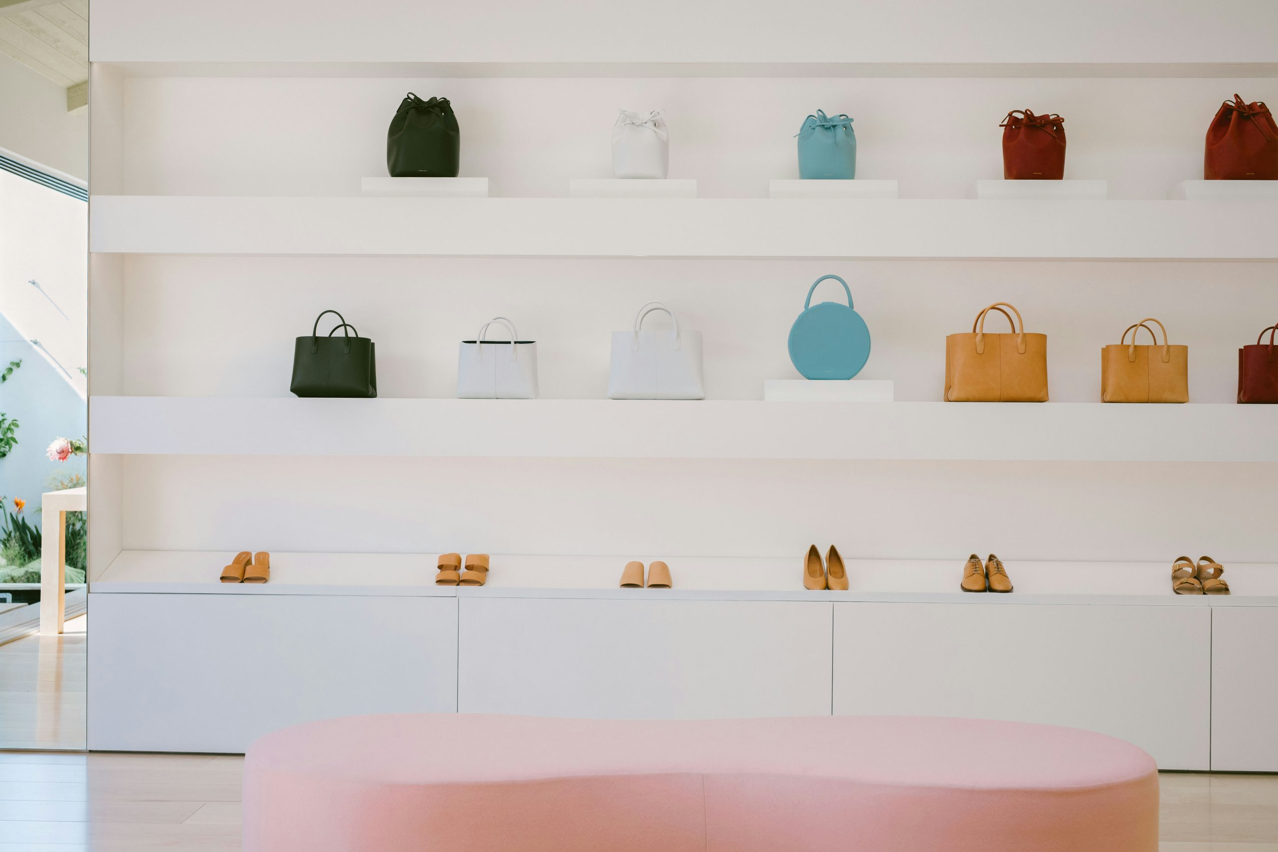 Urban Elegance: Streetwear Meets High-Fashion Sophistication